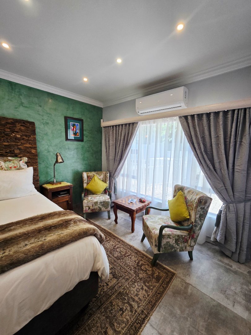 6 Bedroom Property for Sale in Wilkoppies North West